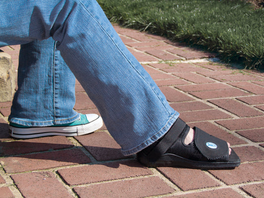 Darco Med-Surg Post-Op Shoe, Square Toe, Women's Large (8.5-10) - Foot Protection & Comfort